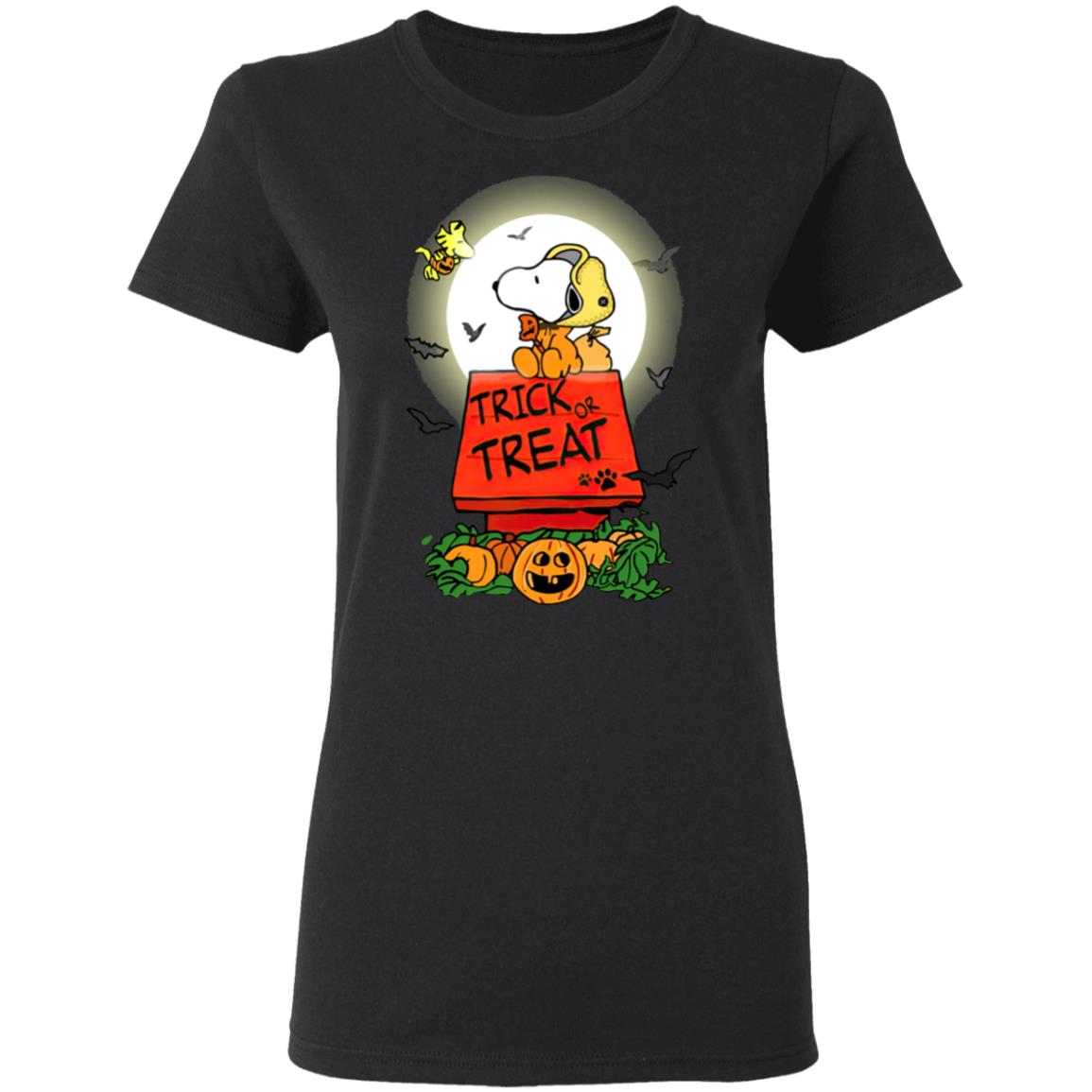 Halloween Trick Or Treat Pumbkin Woodstock And Snoopy T-Shirt Halloween Trick Or Treat Pumbkin Woodstock And Snoopy T-Shirt