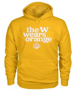 the W wears orange T-shirt