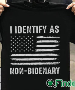 T shirt black I Identify As Non Bidenary