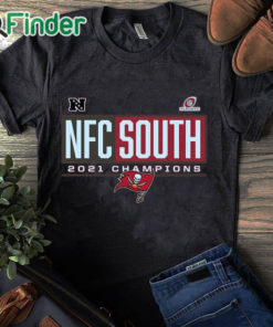 black T shirt Tampa Bay Buccaneers 2021 NFC South Division Champions Blocked Favorite T Shirt