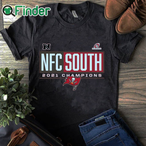 black T shirt Tampa Bay Buccaneers 2021 NFC South Division Champions Blocked Favorite T Shirt