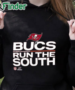 black hoodie Tampa Bay Buccaneers 2021 NFC South Division Champions Trophy Collection T Shirt