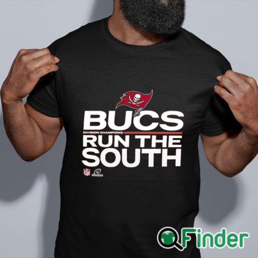 black shirt Tampa Bay Buccaneers 2021 NFC South Division Champions Trophy Collection T Shirt