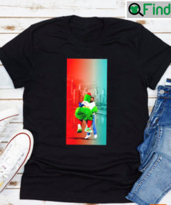 Jason Kelce Hug Philadelphia Phillies Mascot Phanatic T shirt