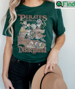 Vintage Pirates Of The Caribbean Disneyland T shirt