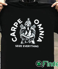 T shirt black Micah Parsons Carpe Omnia Seize Everything Shirt Dallas Cowboys
