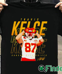 T shirt black Travis Kelce Kansas City Chiefs heart signature shirt