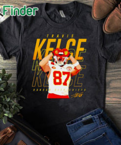 black T shirt Travis Kelce Kansas City Chiefs heart signature shirt